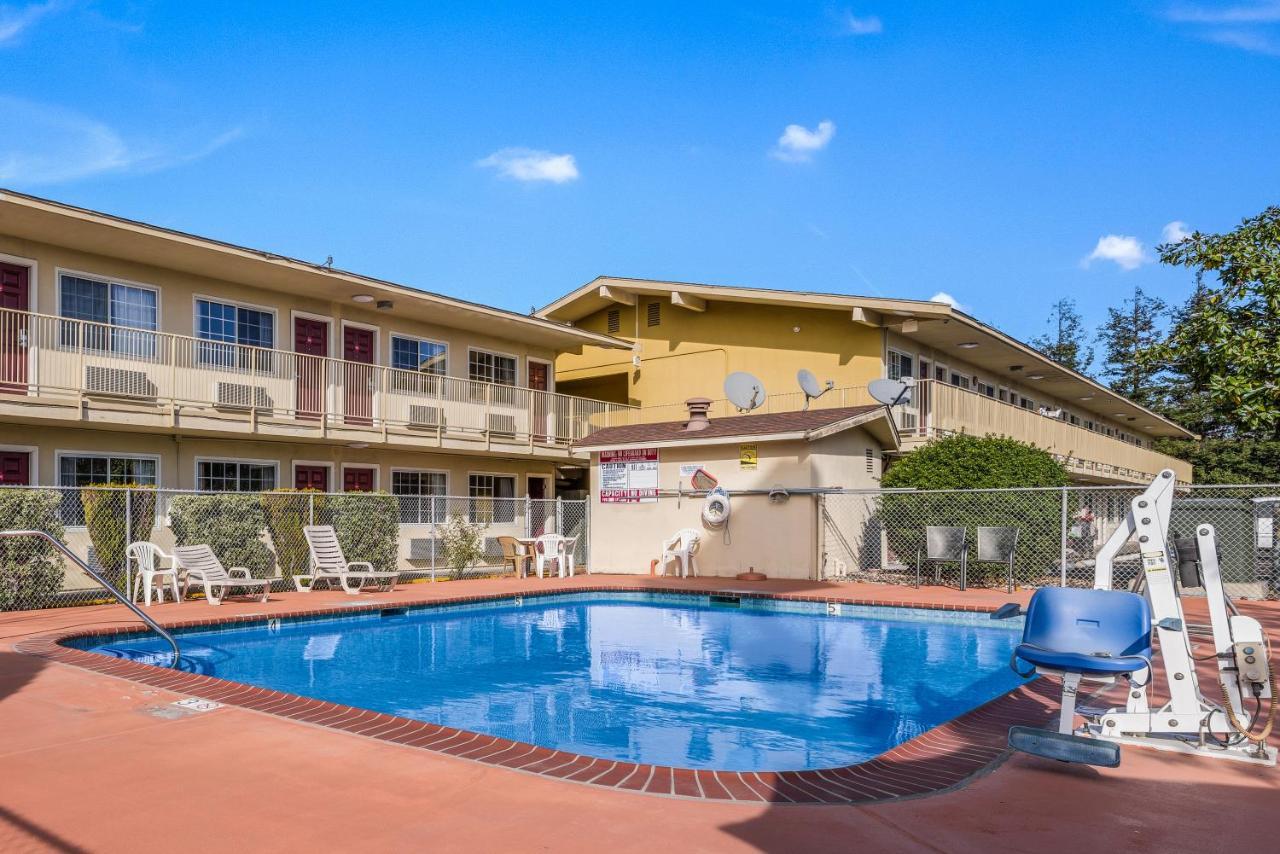 Americas Best Value Inn - 佩塔卢马 外观 照片
