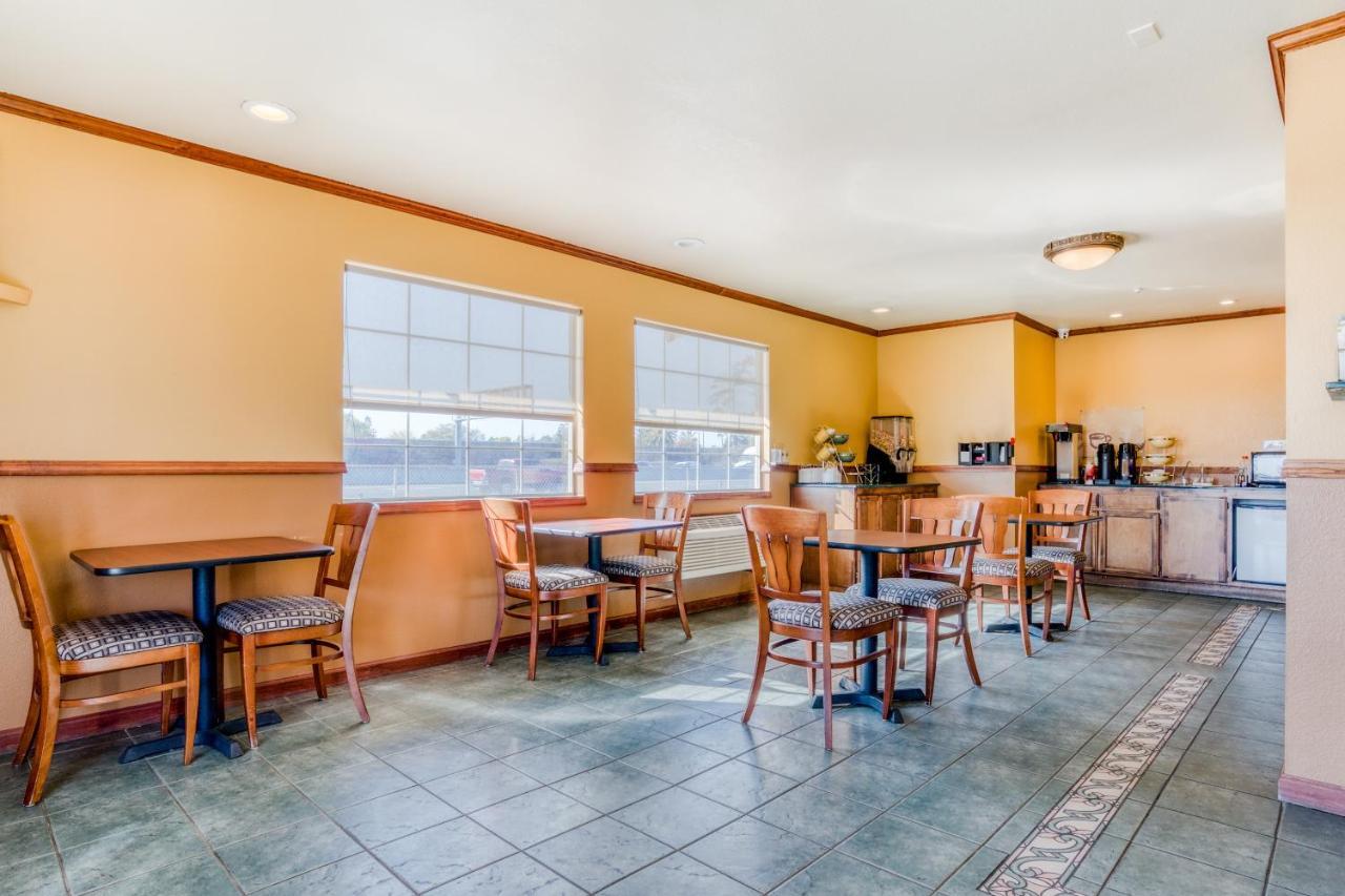 Americas Best Value Inn - 佩塔卢马 外观 照片